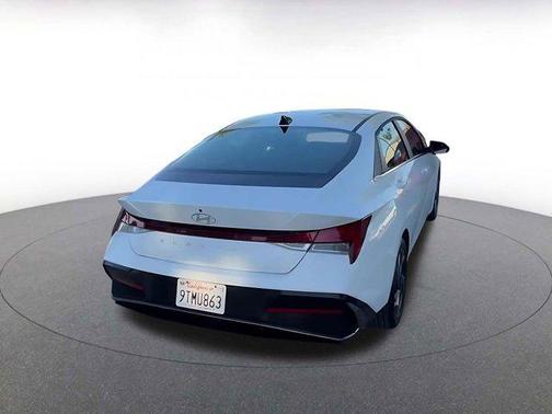 2025 Hyundai ELANTRA SEL