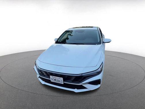 2025 Hyundai ELANTRA SEL