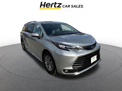 2025 Toyota Sienna XLE