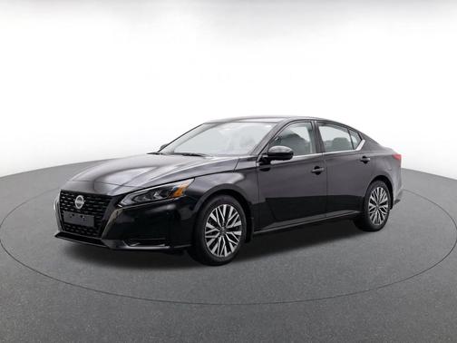 Super Black 2025 Nissan Altima SV FWD