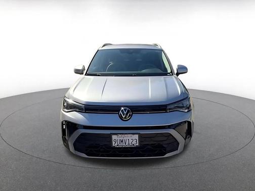 Pyrite Silver Metallic 2026 Volkswagen Taos SE