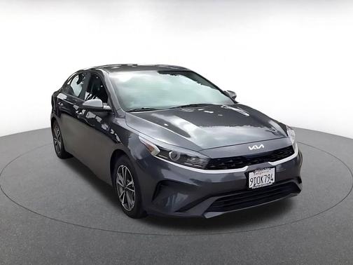Gravity Gray 2023 Kia Forte LXS