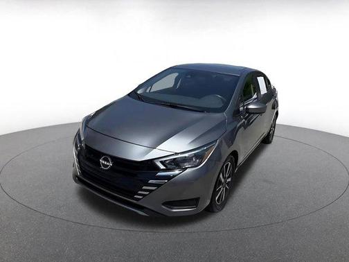 Gun Metallic 2025 Nissan Versa 1.6 SV
