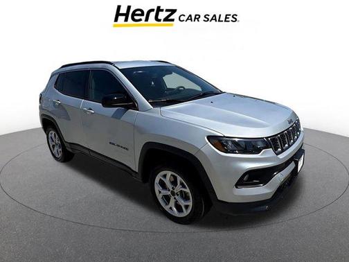 Silver Zynith Metallic Clearcoat 2025 Jeep Compass Latitude
