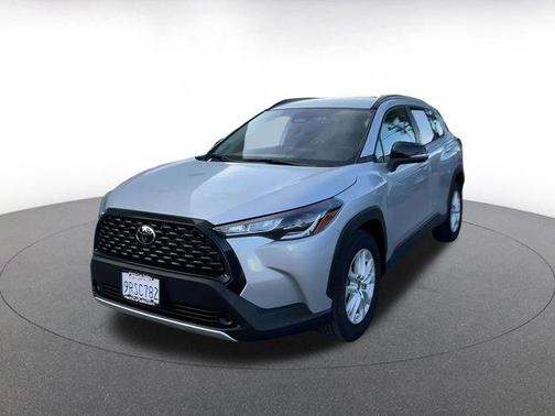 2025 Toyota Corolla Cross LE