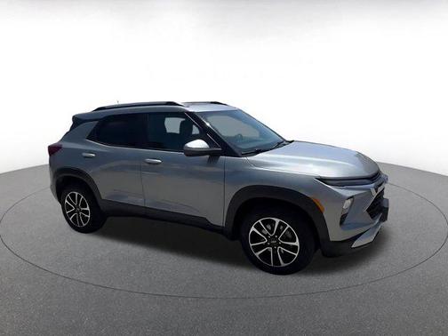Sterling Gray Metallic 2025 Chevrolet Trailblazer LT