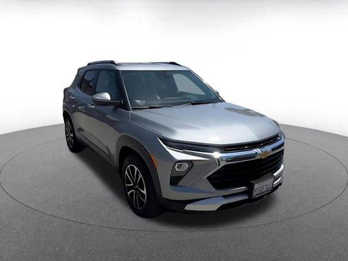 Sterling Gray Metallic 2025 Chevrolet Trailblazer LT