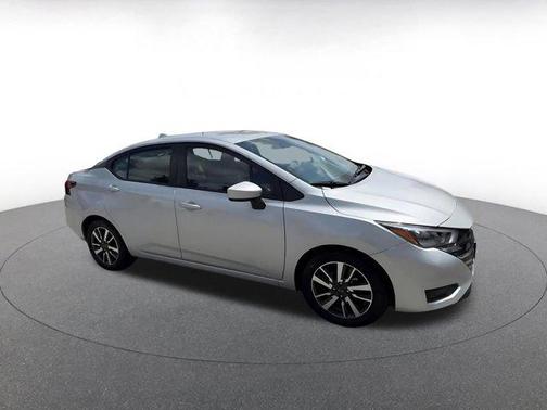 Brilliant Silver Metallic 2025 Nissan Versa 1.6 SV