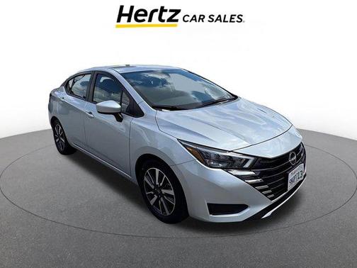 Brilliant Silver Metallic 2025 Nissan Versa 1.6 SV