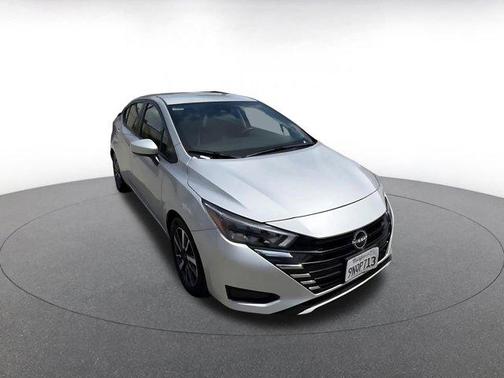 Brilliant Silver Metallic 2025 Nissan Versa 1.6 SV