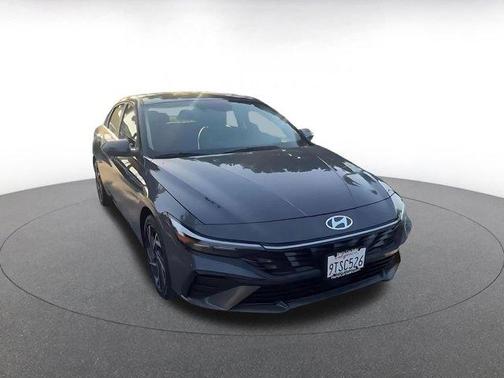 2025 Hyundai ELANTRA SEL