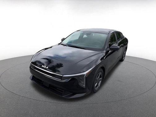 Aurora Black Pearl 2025 Kia K4 LXS
