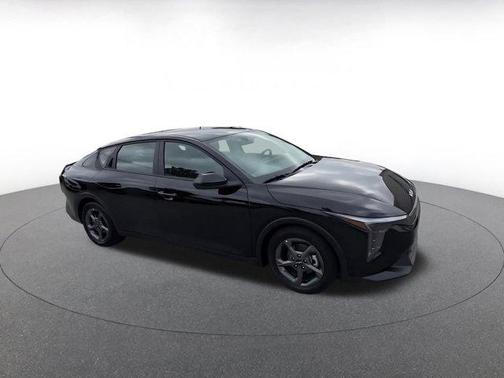 Aurora Black Pearl 2025 Kia K4 LXS