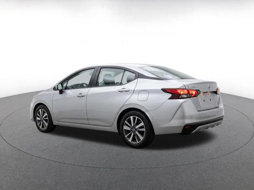 Brilliant Silver Metallic 2025 Nissan Versa 1.6 SV