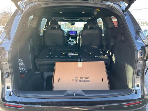 2025 Toyota Sienna Platinum