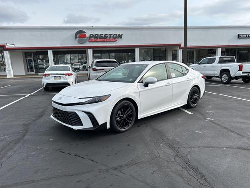 2026 Toyota Camry SE