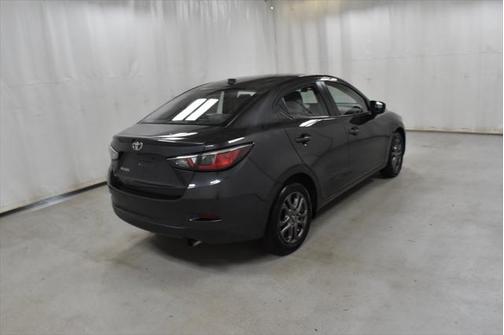 2020 Toyota Yaris Sedan LE