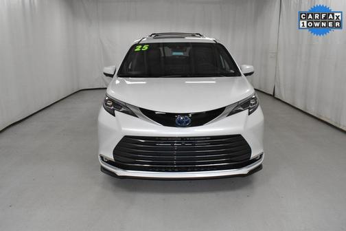 2025 Toyota Sienna Platinum 7 Passenger