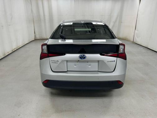 Classic Silver Metallic 2019 Toyota Prius LE