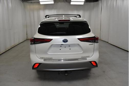 2021 Toyota Highlander Hybrid Platinum
