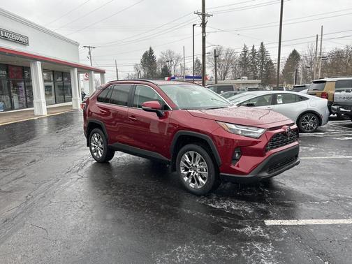 2025 Toyota RAV4 XLE Premium