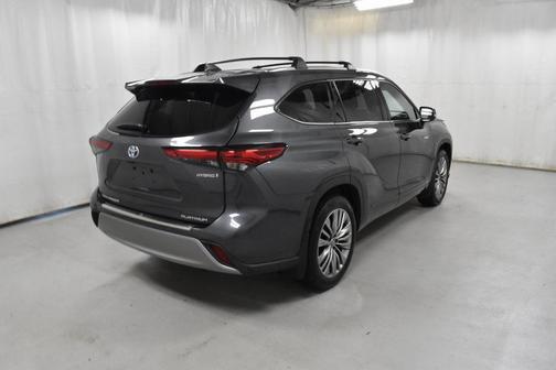 2021 Toyota Highlander Hybrid Platinum