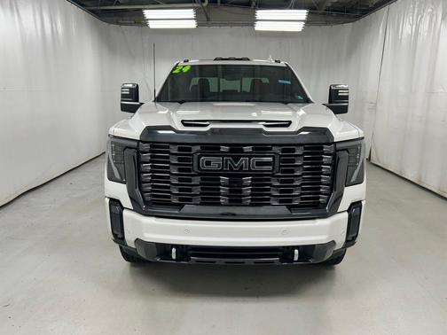 White Frost Tricoat 2024 GMC Sierra 2500 Denali Ultimate