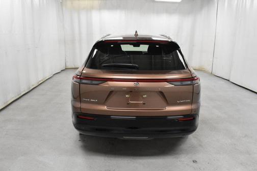 2025 Toyota Crown Signia Limited