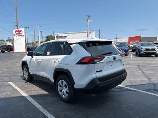 2025 Toyota RAV4 LE