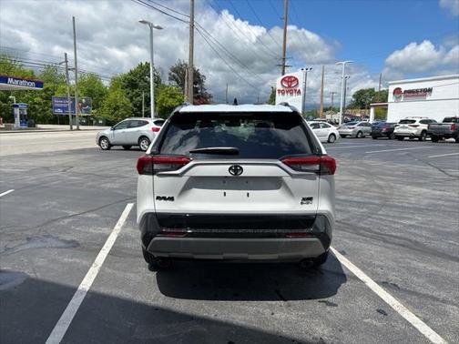 2025 Toyota RAV4 Hybrid SE