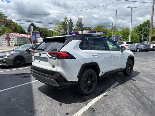 2025 Toyota RAV4 Hybrid SE