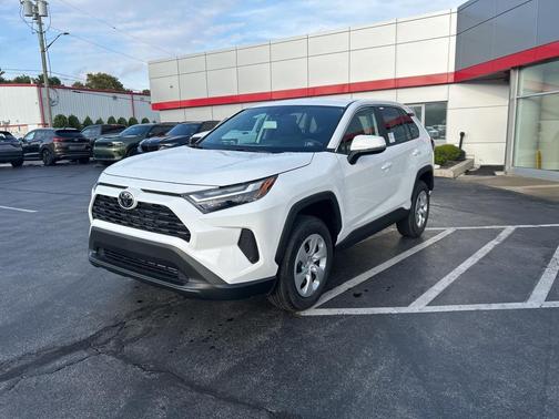 2025 Toyota RAV4 LE