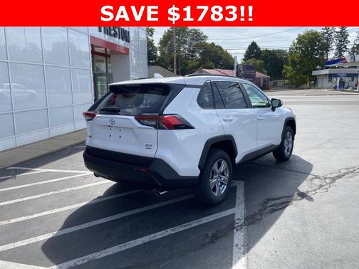 2025 Toyota RAV4 XLE