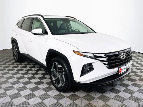 White 2023 Hyundai TUCSON SEL