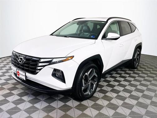 White 2023 Hyundai TUCSON SEL