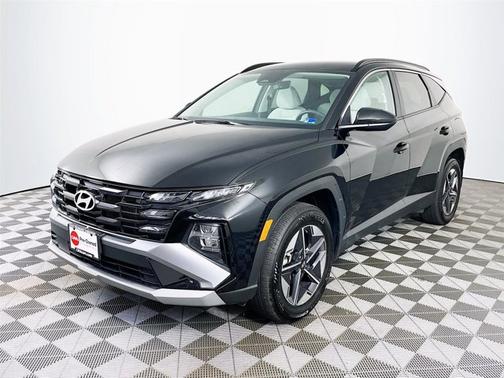 Black 2025 Hyundai TUCSON SEL