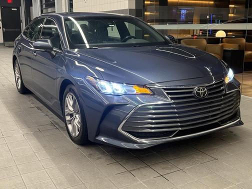 2019 Toyota Avalon XLE