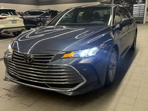 2019 Toyota Avalon XLE