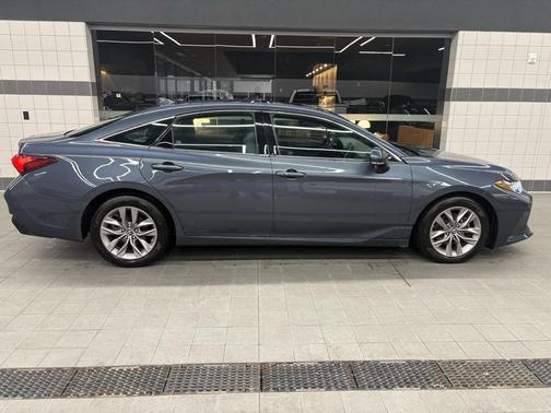 2019 Toyota Avalon XLE
