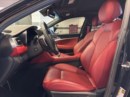 2023 Genesis G70 2.0T RWD