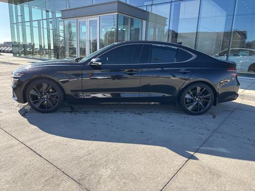 2023 Genesis G70 2.0T RWD