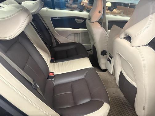 2011 Volvo S80 T6