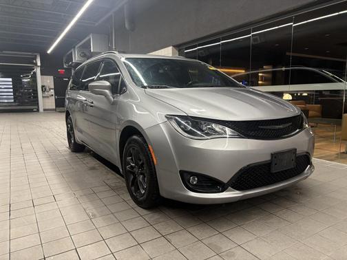 2020 Chrysler Pacifica L