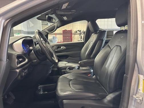 2020 Chrysler Pacifica L