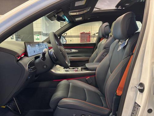 Uyuni White 2026 Genesis GV70 3.5T Sport Advanced