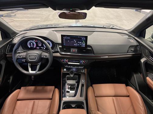 Daytona Gray Pearl Effect 2025 Audi Q5 45 S line Premium Plus