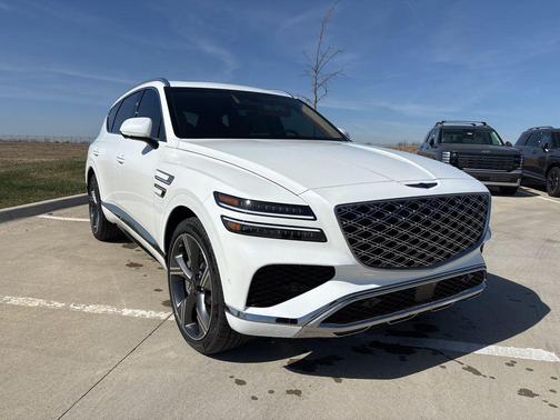 Uyuni White 2026 Genesis GV80 2.5T