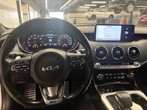 2023 Kia Stinger GT2