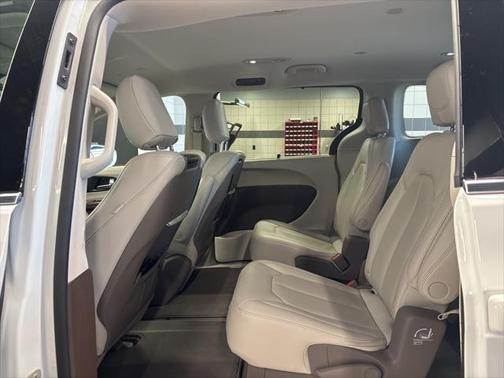 2020 Chrysler Pacifica Touring-L Plus