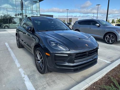 2025 Porsche Macan Base